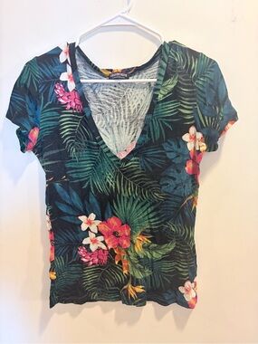 Fashion Nova Tropical Floral V-Neck Short Sleeve Tee - Black, Green, Pink